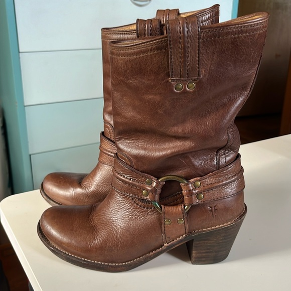 Frye boots-Carmen Harness Short Boots-Dark Brown size 7 B - Picture 3 of 16